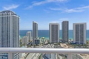 2 bed, 2.0 bath, 1030 sqft, $5,000 — Photo 2