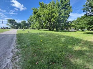 102 Sycamore St, Pleasanton, KS 66075