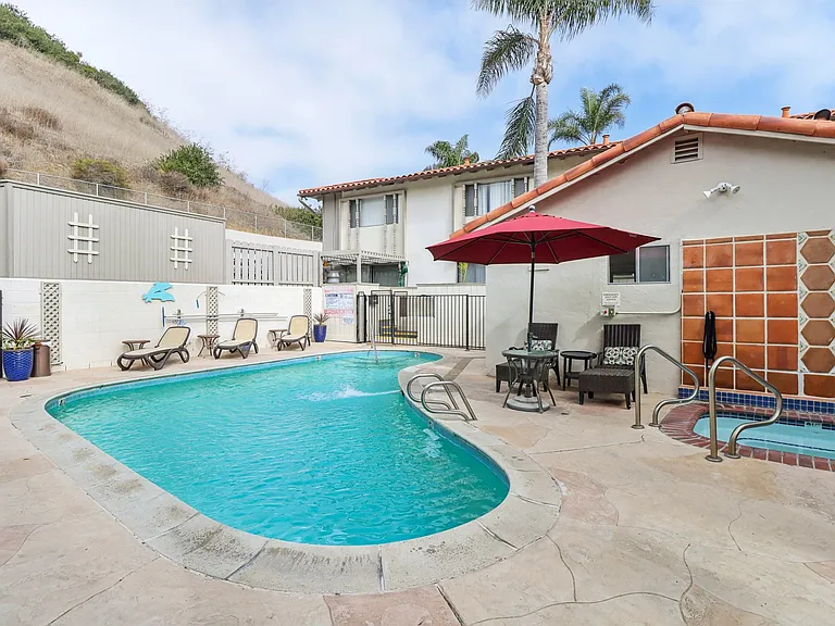 La Jollan Townhomes — Photo 46
