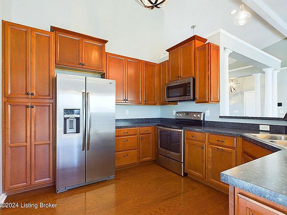 5th image of 9820 Valley Farms Blvd