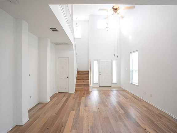 4th image of 10405 Wylie Dr