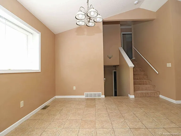 1936 Emily Ct — Photo 10