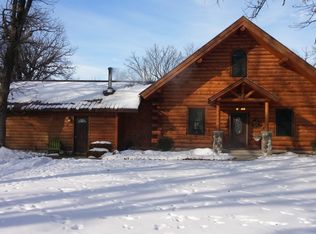 2353 Jefferson Rd, Manchester, IA 52057