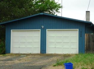 205 E Rapp Rd, Talent, OR 97540