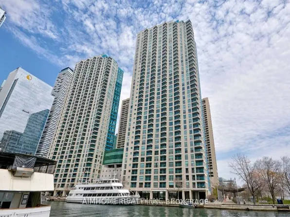 99 Harbour Sq #2003, Toronto, ON M5J 2H2