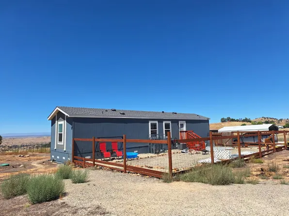 9717 Banderilla Dr, La Grange, CA 95329