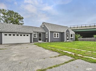 1070 Riverside Dr, Methuen, MA 01844