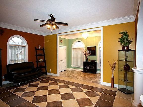 3rd image of 306 Abby Ln