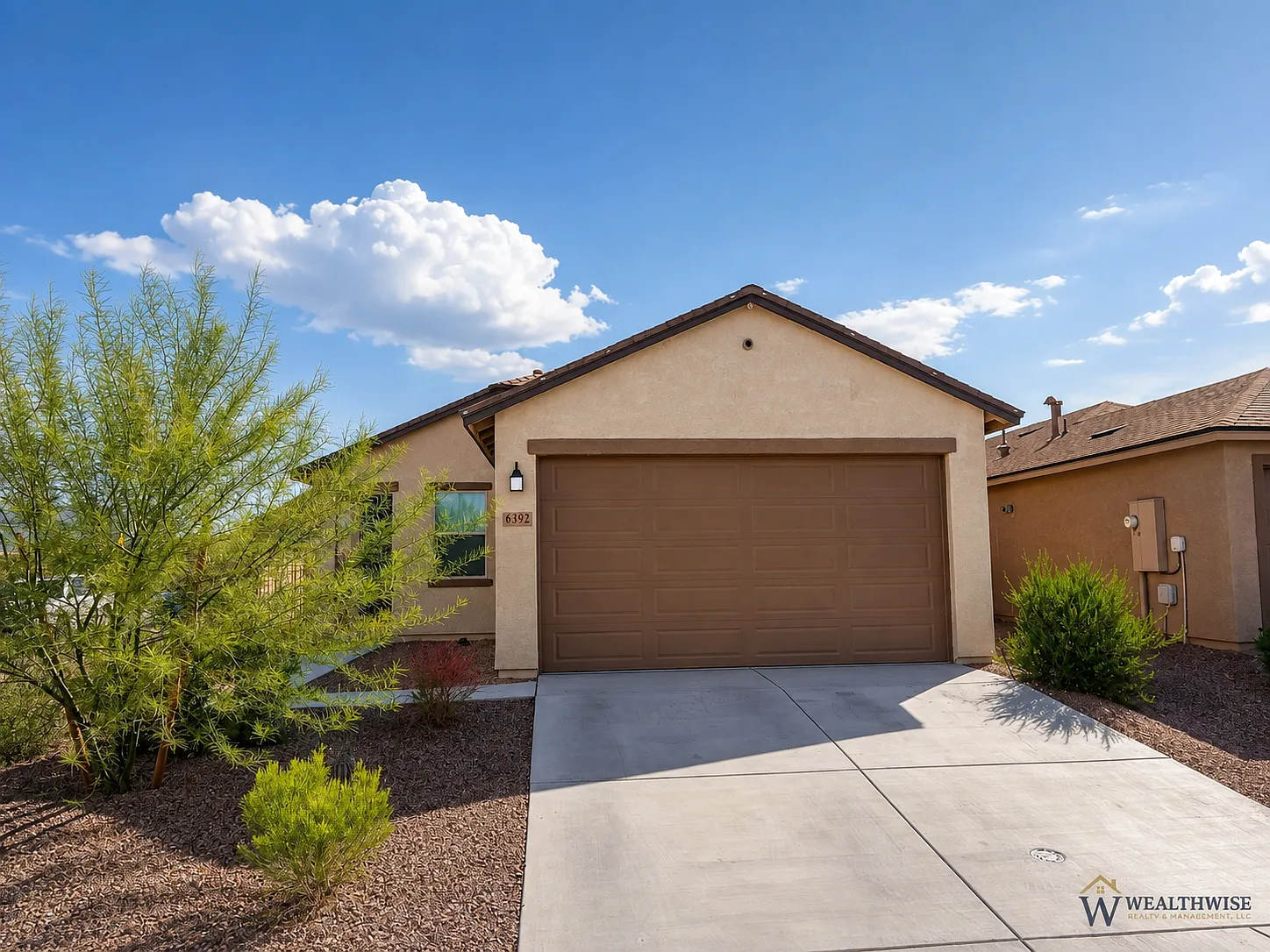 3 bed, 2.0 bath, 1465 sqft, $2,400 — Photo 3