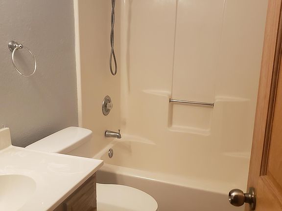 5th image of 820 Carrier Creek Blvd NE #102