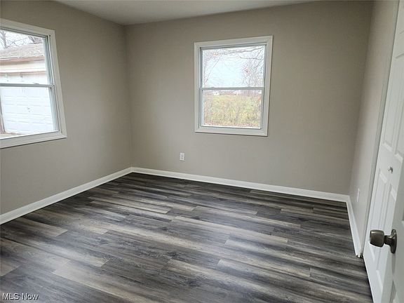 5th image of 4518 Tacoma Ave