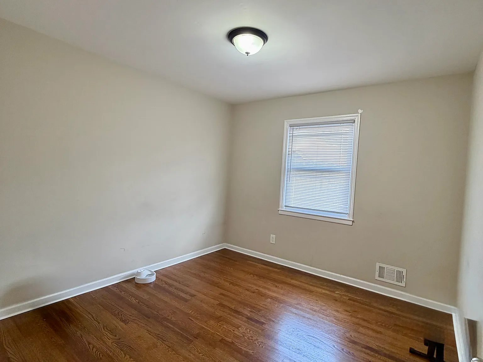 3 bed, 1600 sqft, $2,950 — Photo 3