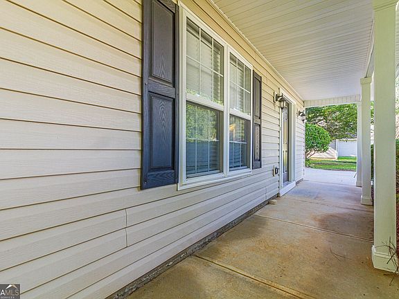 5th image of 1520 Riverglen Dr