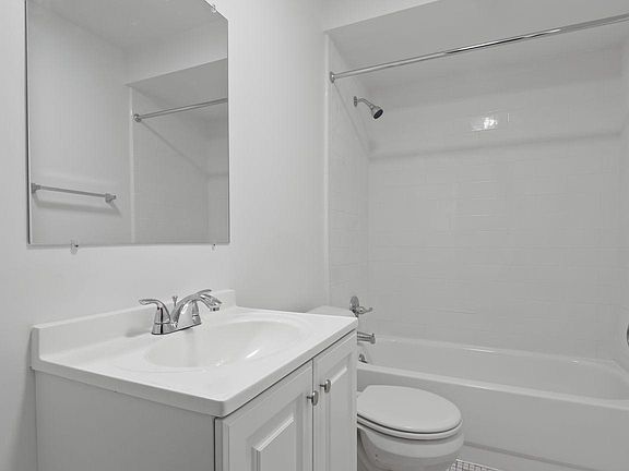 5th image of 1400 Seward St #308