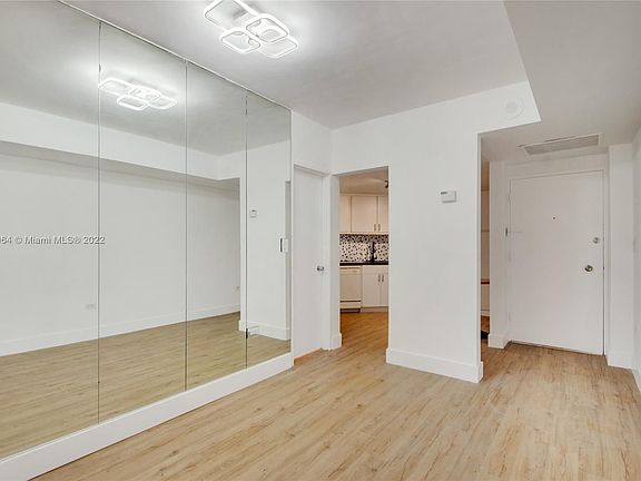 4th image of 999 Brickell Bay Dr APT 1601