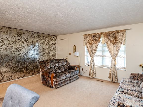 4th image of 6631 Teakwood Ct