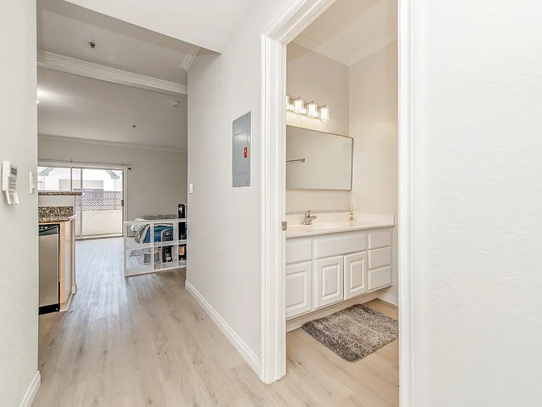 300 N El Molino Ave #312 — Photo 6