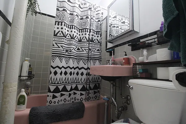 Rented by Luxor Homes & Investment Realty | media 10