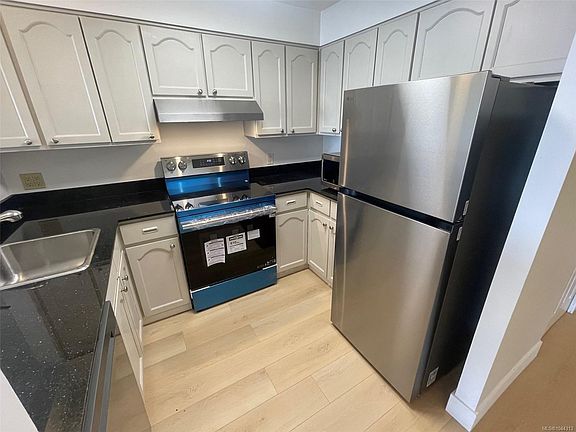 4th image of 30 Cavan St #209