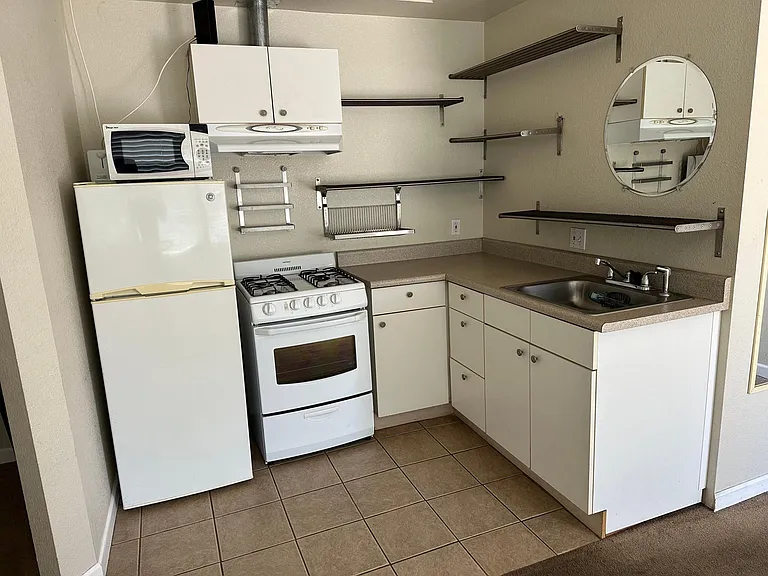 1897 Orange Grove Dr #A — Photo 2