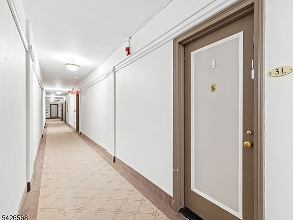 3rd image of 10 Crestmont Rd #3L