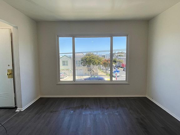 5th image of 292 Oriente St #A