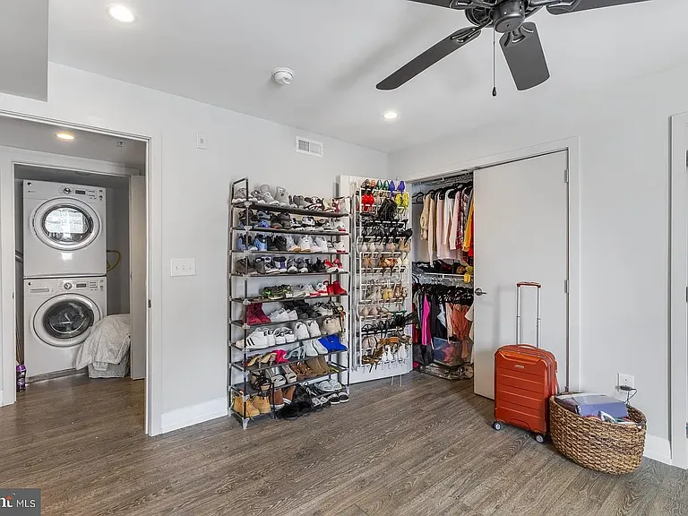 512 E Girard Ave #201 — Photo 5