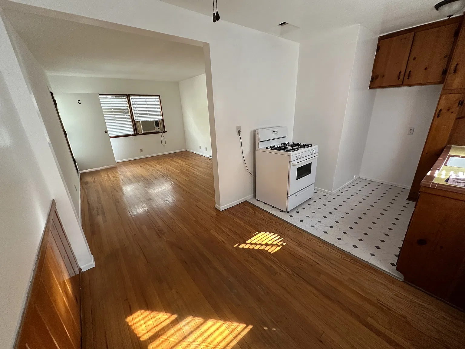 726 E San Jose Ave — Photo 1