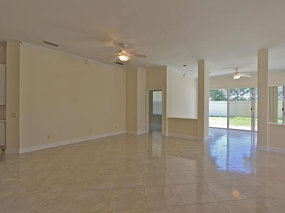 4th image of 252 Sussex Cir