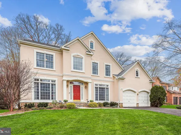 311 Moorefield Rd, Vienna, VA 22180