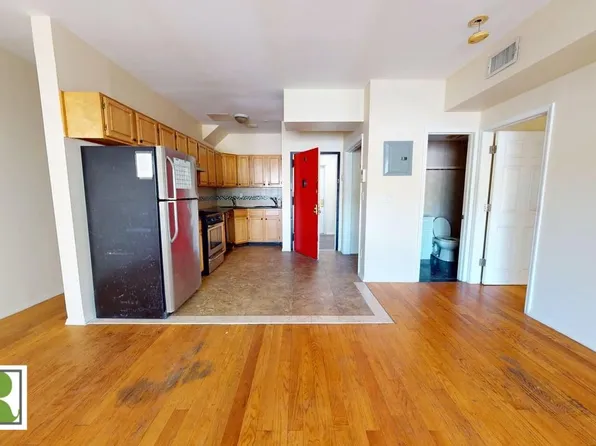 1392 East 18th Street image 2 of 11