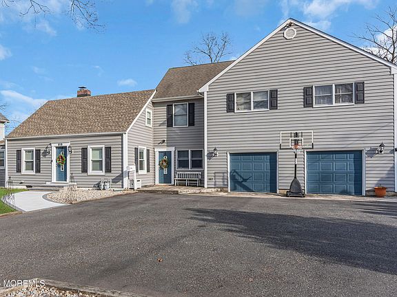 2nd image of 616 Hardenberg Avenue