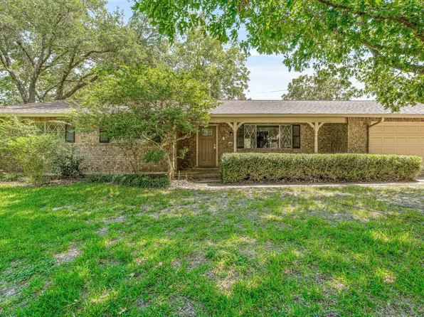 1360 Kaylock St, Stephenville, TX 76401