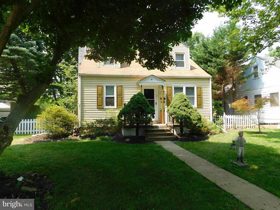 1st image of 207 Scarlett Ave