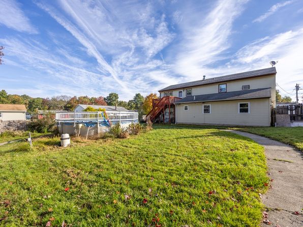 39 Hillsdale Ave, Waterbury, CT 06704