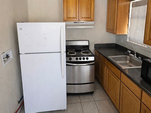 3rd image of 44 ABCD Angel Drive