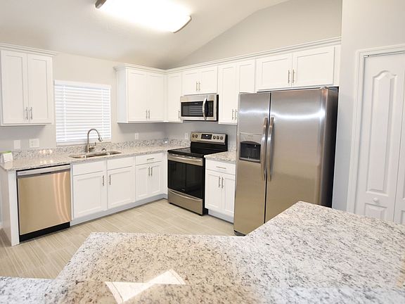 5th image of 9824 Laurel Ledge Dr