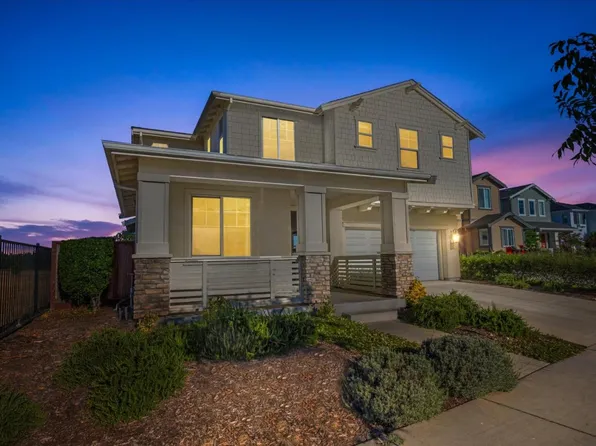 1573 Country Manor Dr, Santa Rosa, CA 95403