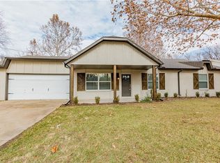 310 SW 11th St, Bentonville, AR 72712