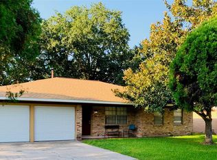 1812 Aspen Ln, Seabrook, TX 77586