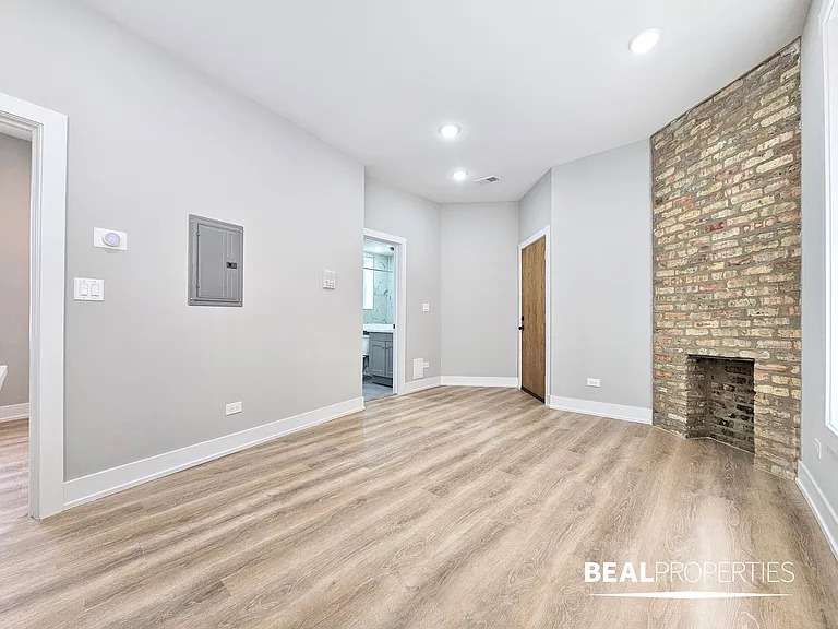 428-38 West Belden — Photo 42
