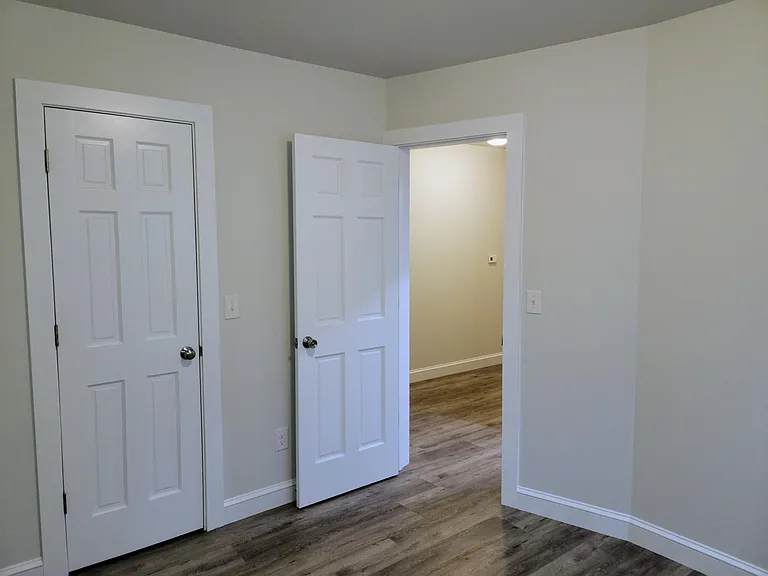 617 Brookshire St — Photo 13