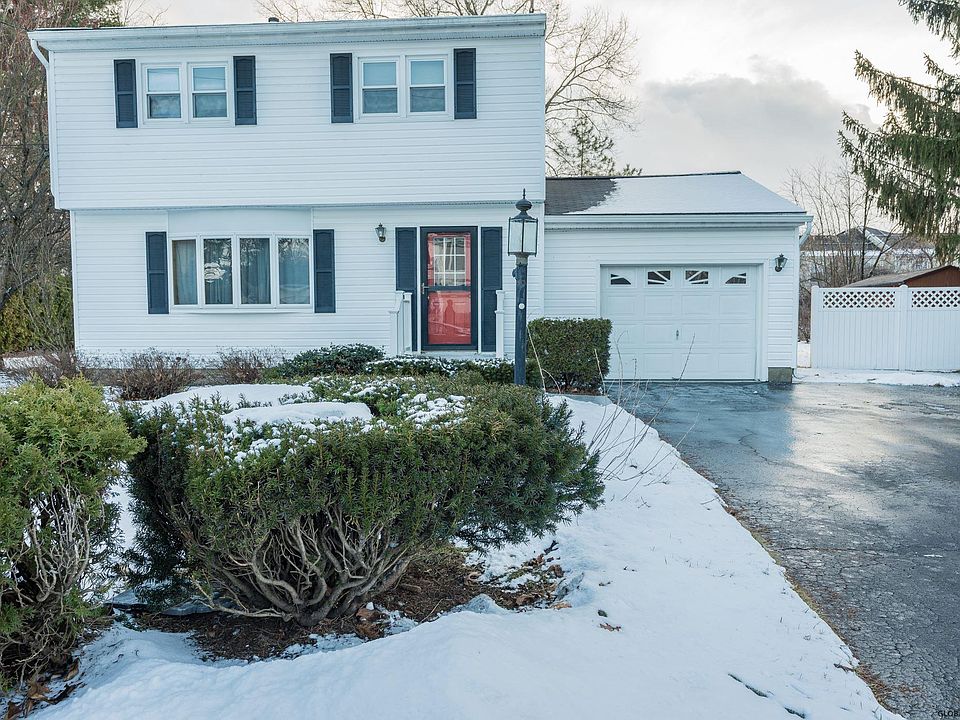 1st image of 19 Moore Ave