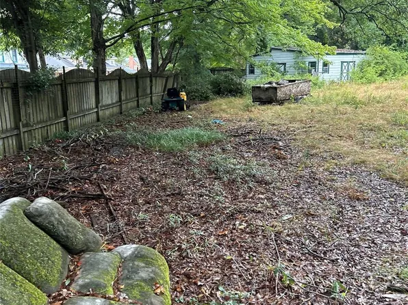 195 W Young Ave, Henderson, NC 27536