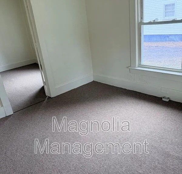 419 S College St — Photo 5
