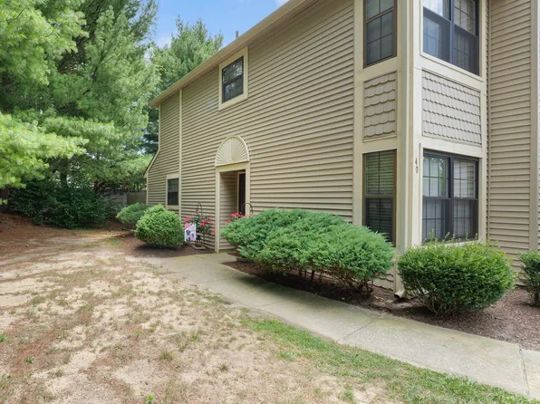 40 Cambridge Townhouse Dr #40, Egg Harbor Township, NJ 08234