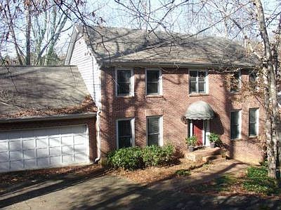 2nd image of 425 W Spalding Dr