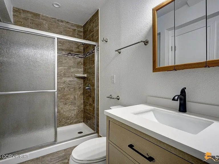 2905 Turnagain St — Photo 34
