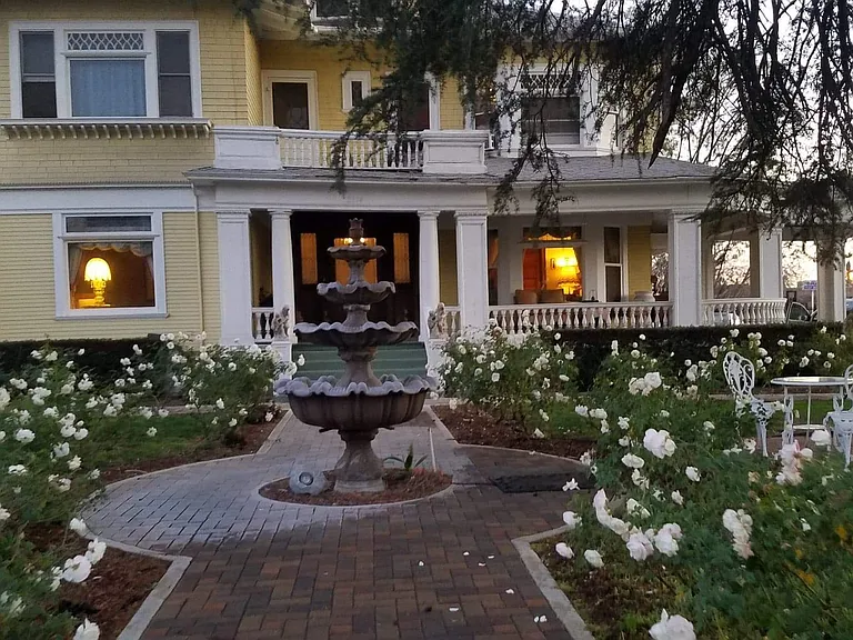 2374 Mission Inn Ave — Photo 3