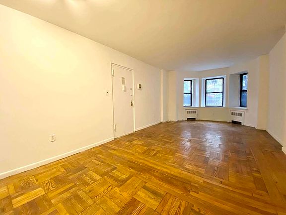 3rd image of 332 W 89th St #1A